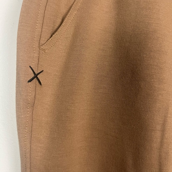 New Cuts Womens Relaxed Sweatpants in saddle size medium - Picture 6 of 12